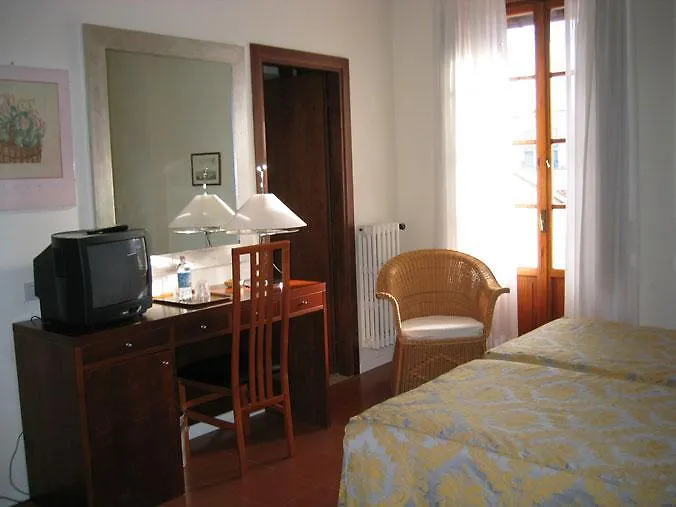 Hotel Palazzo Ricasoli Florencia 4*,  Italia